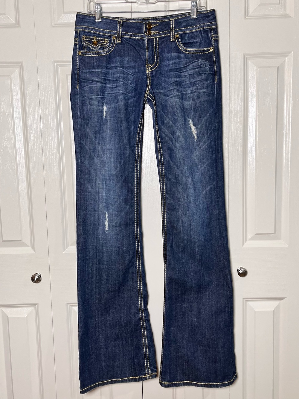 Vigoss Fit & Flare Jeans
Womens Size 9 Bootcut Flare Embellished 36” Long Inseam